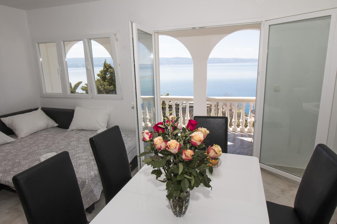 Апартаменти Apartman Horizont Оміш Екстер'єр фото