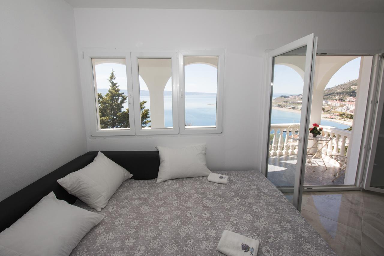 Апартаменти Apartman Horizont Оміш Екстер'єр фото