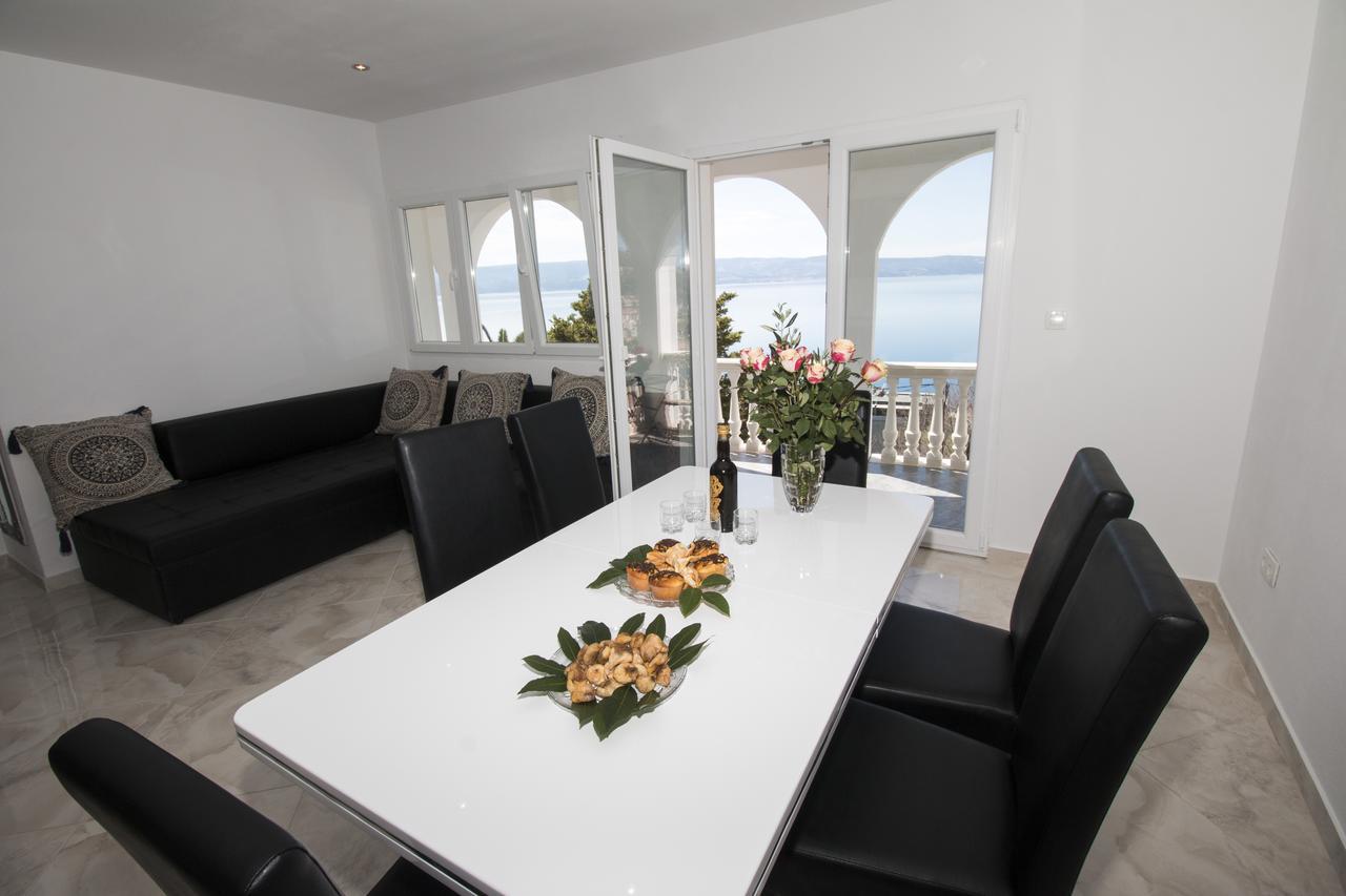 Апартаменти Apartman Horizont Оміш Екстер'єр фото